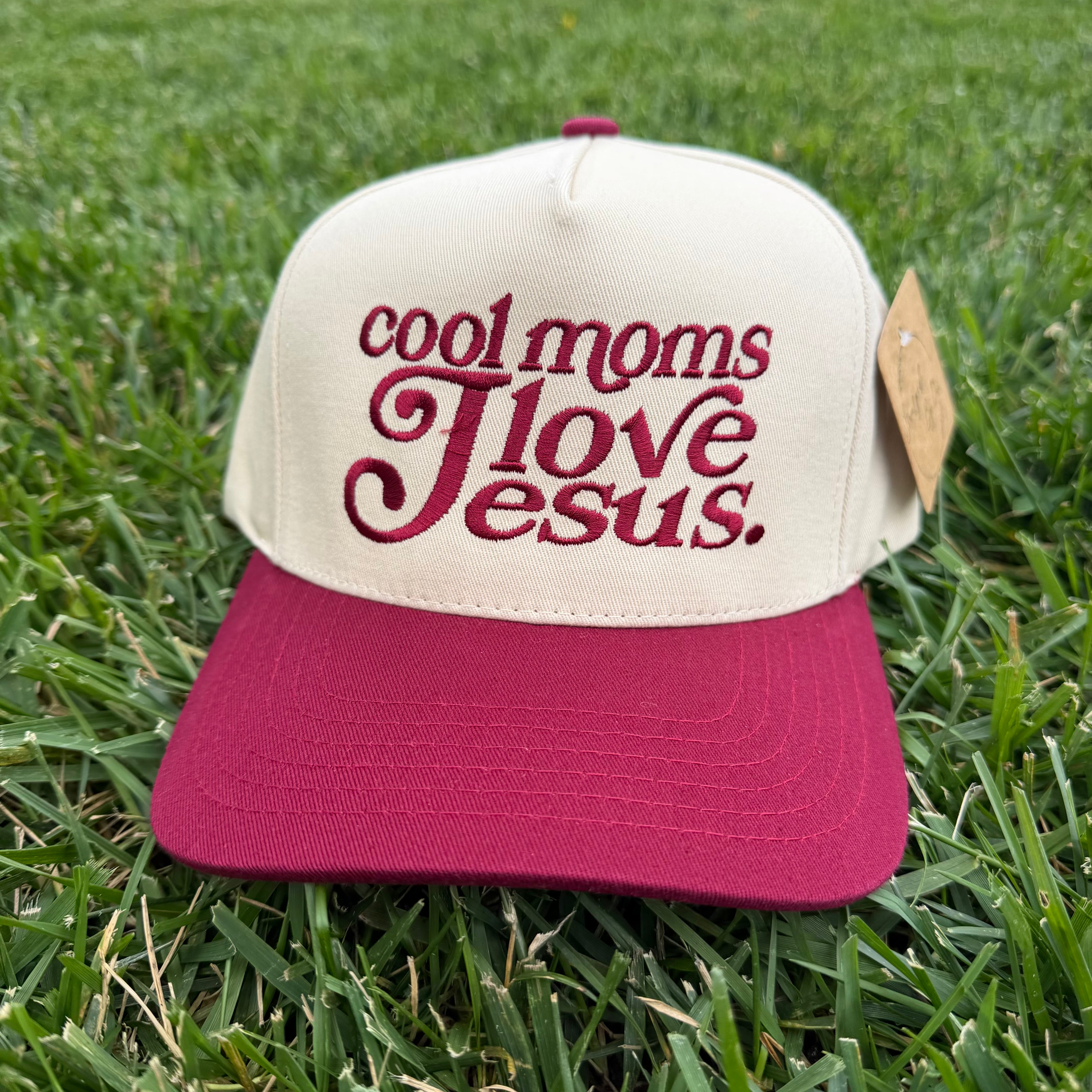 Cool Moms Love Jesus. - Hat